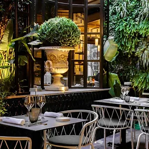 Hotel Luxus, Rome